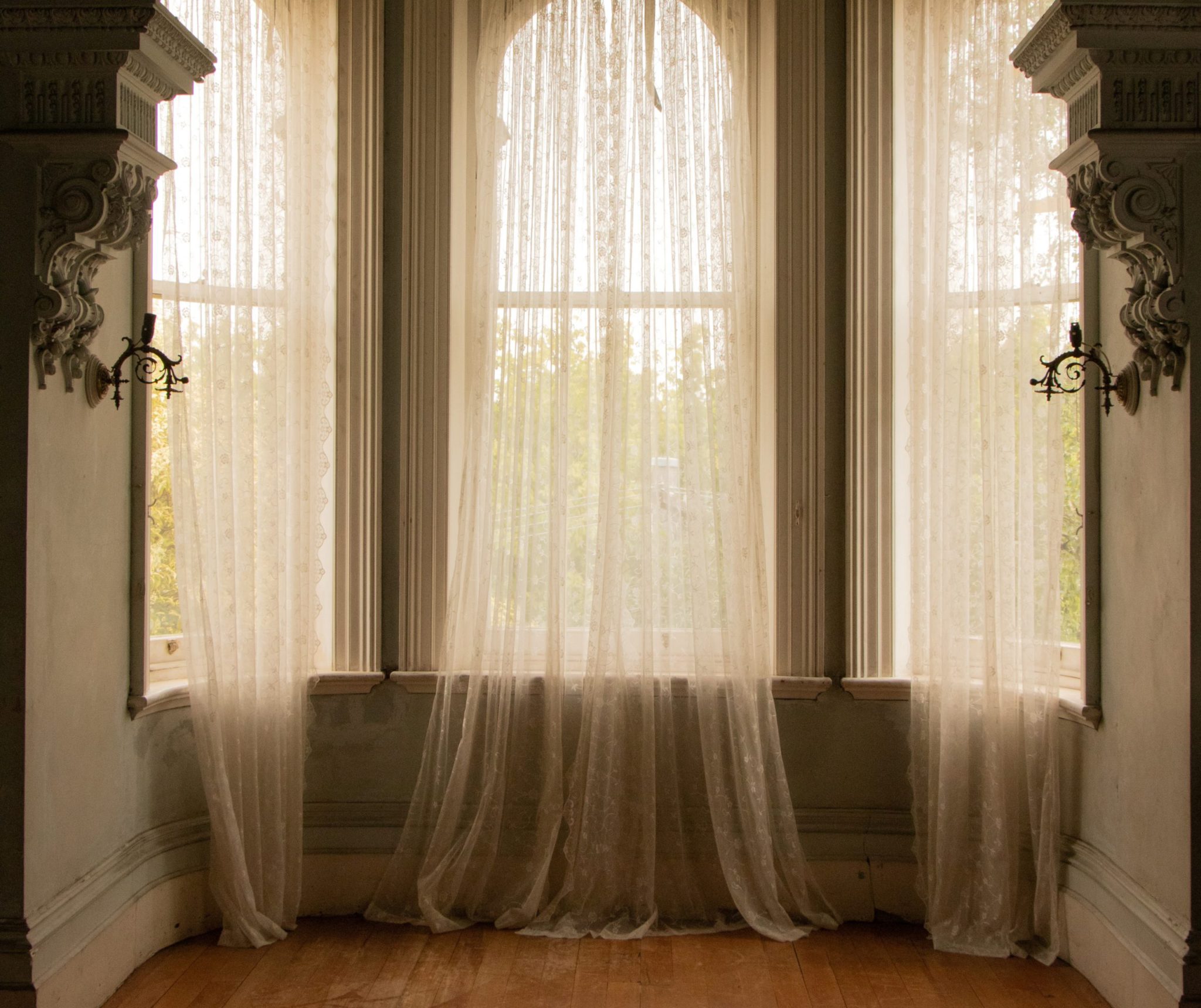 The Best Window Covering For Your Bay Window Covers